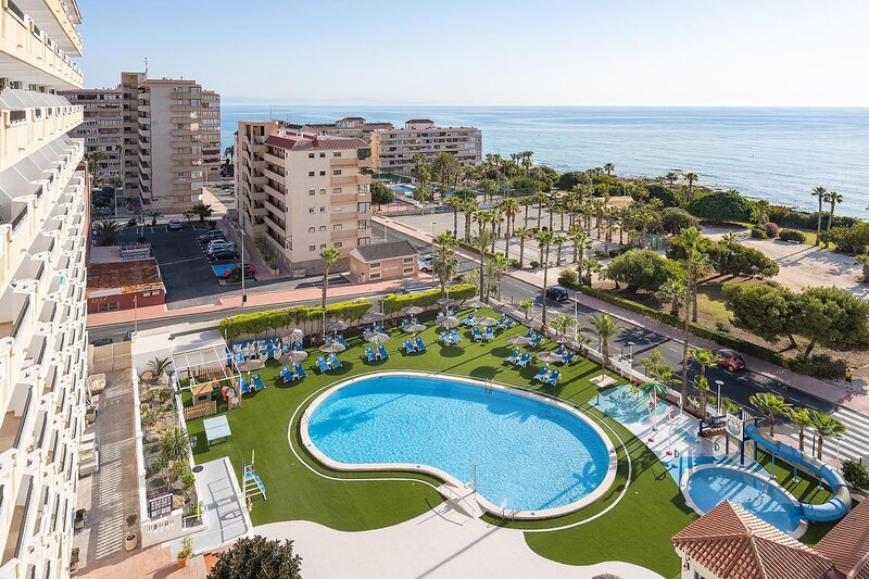 Hotel Playas de Torrevieja vista desde el balcón a la piscina