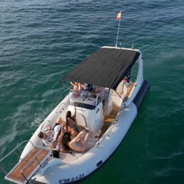 Barco navegando