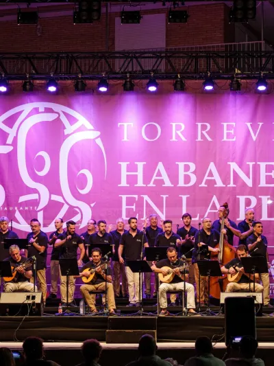 Coro de habaneras en la playa