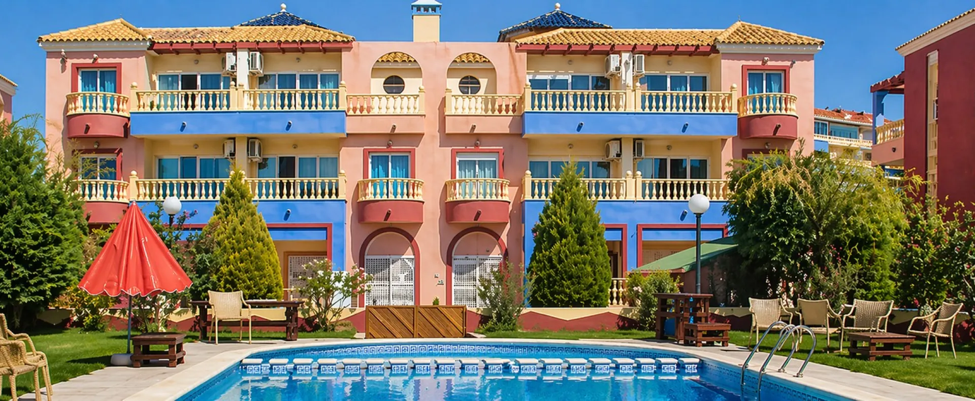 Fachada Marina Internacional apartamentos